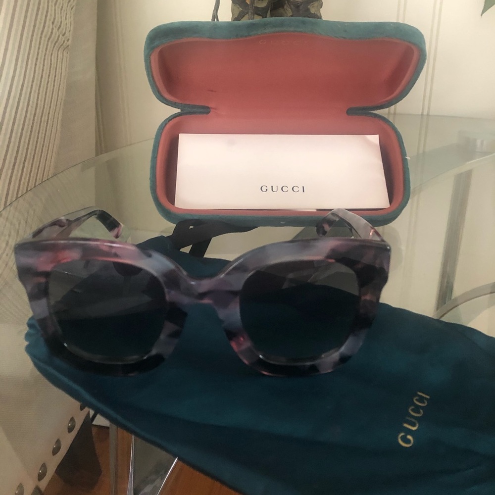 Gucci SUNGLASSES